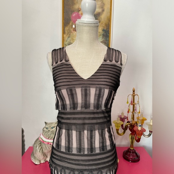 BCBGMAXAZRIA SIZE 2 NUDE BLACK MESH OVERLAY COCKTAIL DRESS RAW HEM HOLIDAY PARTY - Picture 3 of 6